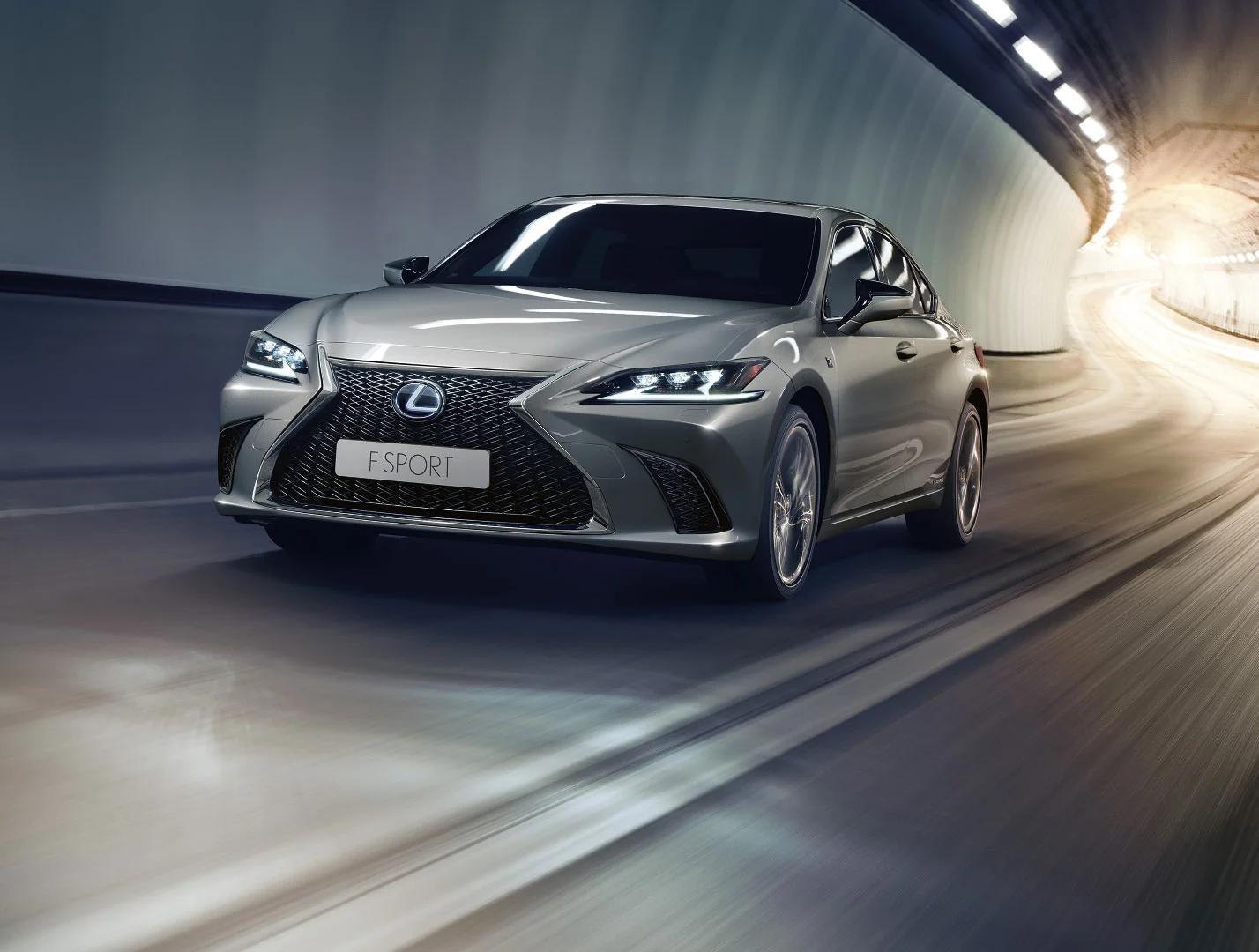 Maxi Cab Service - Professional taxi service in Sydney by Oopal Cabs